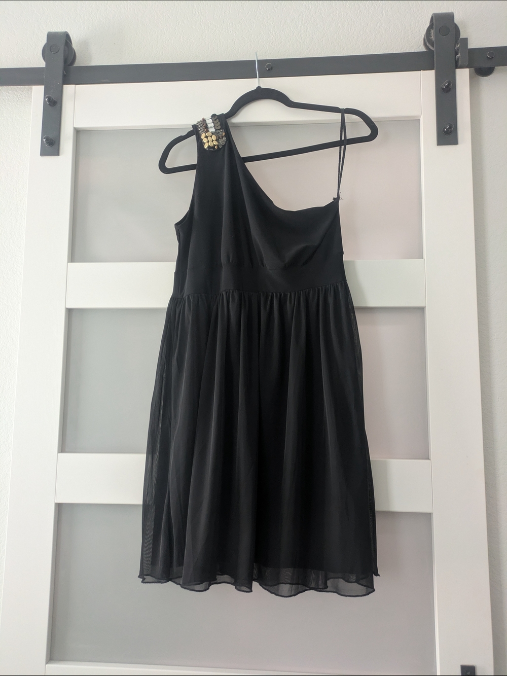 Star Vixen Black One-Shoulder Cocktail Dress with Beaded Accent